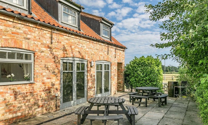 Burton Agnes Cottage | The Blue Bell