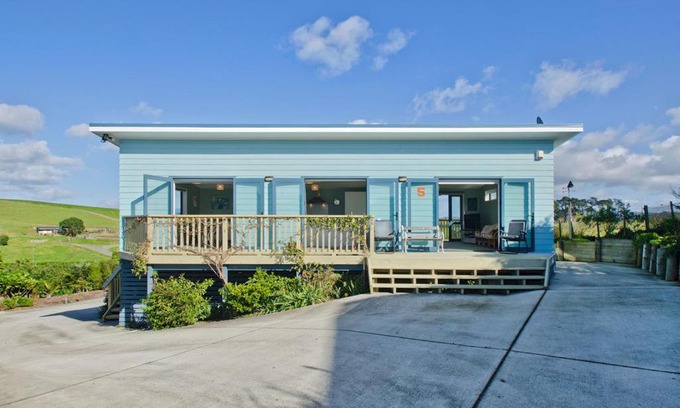 Waipu House | Discover The Blue Cottage: Family-Friendly Retreat in Waipu