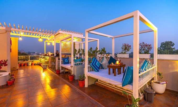 Bundi Hotel | Discover The Blue Door: Family-Friendly with Restaurant & Kitchen