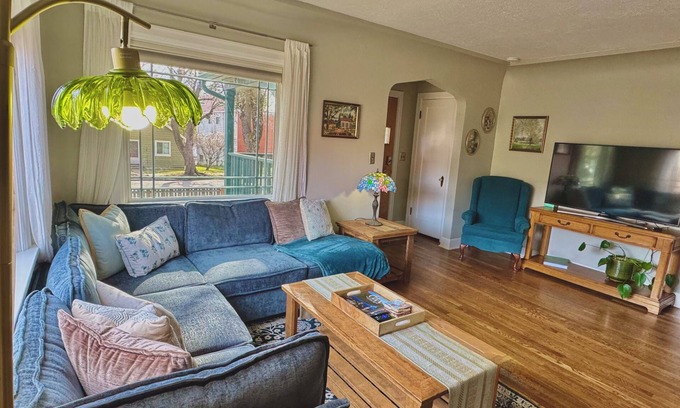 Garden District House | Unforgettable Stay at The Blue Gable: Hot Tub & Home Theater