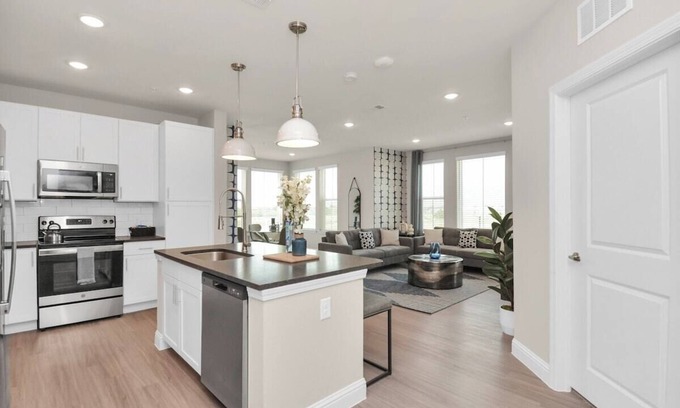 Clear Lake Shores Apartment | Guest Rated 10/10: The Blue Horizon near Kemah Boardwalk