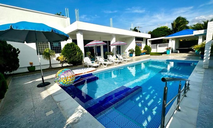 Juan de Acosta Villa | Relaxing Oceanfront Retreat at The Blue House - 9/10 Rating