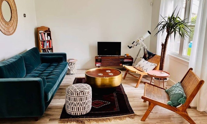 Prince Edward House | Perfectly Located The Blue House in Picton with Amenities