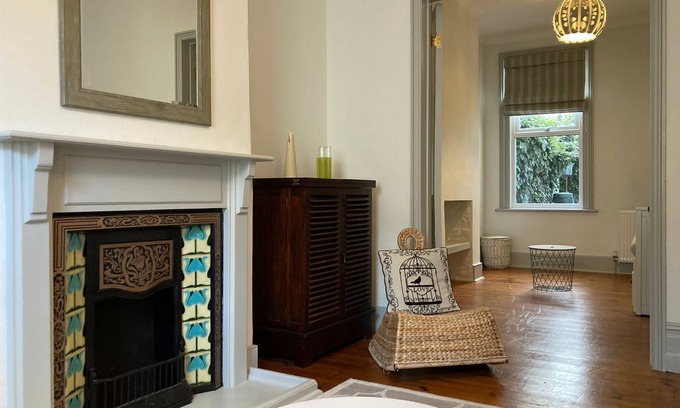 Worthing House | Oceanfront Bliss at The Blue House in Central Worthing