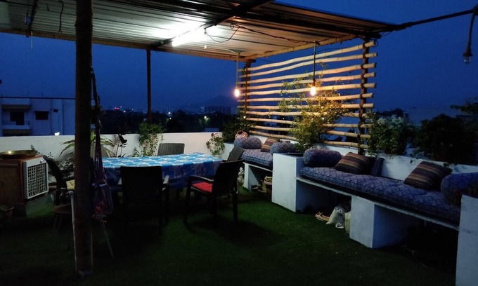 Udaipur District Apartment | Inviting Blue House Studio Apartment with Breakfast Included