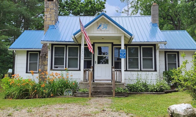 Canadohta Lake House | Lakefront Escape at The Blue Jay: Rated 9.8, Pet Friendly