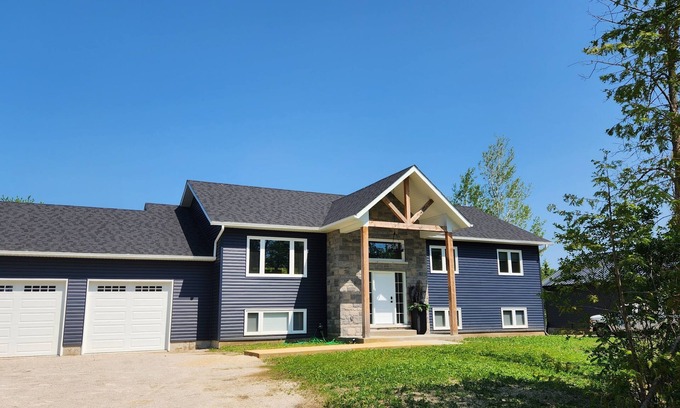 South Bruce Peninsula Cottage | Experience The Blue Nest: Pet Friendly with Ocean Views