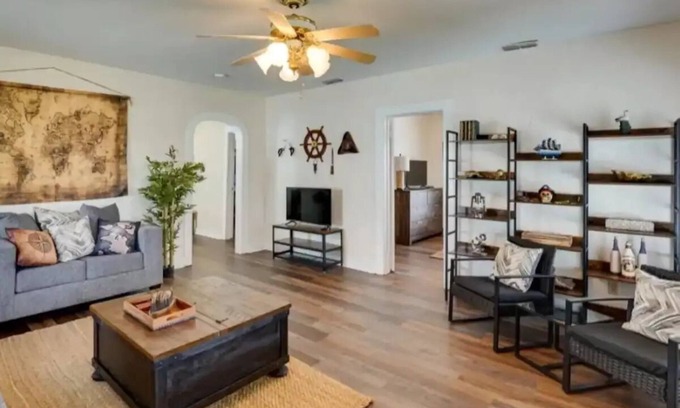 Aransas Pass House | Discover The Blue Pearl: Central Location & Family-Friendly