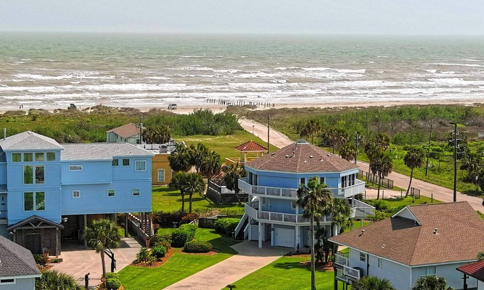 Pirates Beach West House | Escape to The Blue Pelican: Ocean Views & Beach Access