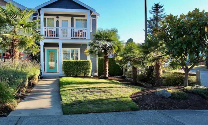 West End House | Discover The Blue Ruby: A Gem in Point Defiance
