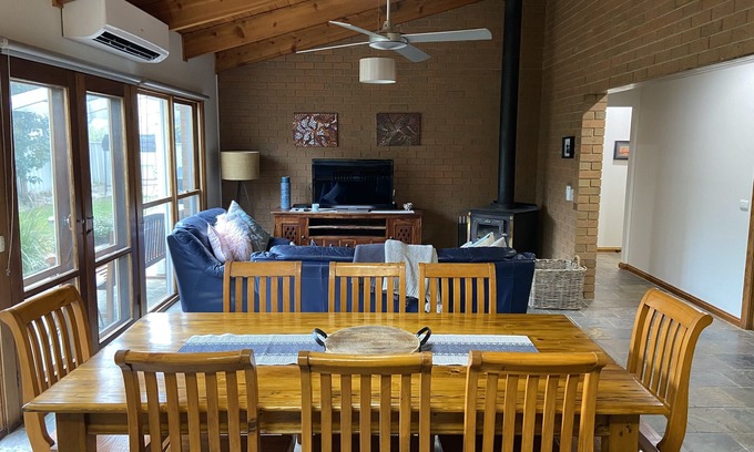 Nagambie House | Discover The Blue Wren's Nest Nagambie - Rated 9.8/10!
