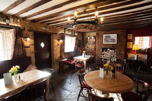 Frognall Hotel | Inviting The Bluebell: Pet-Friendly Stay with High Ratings