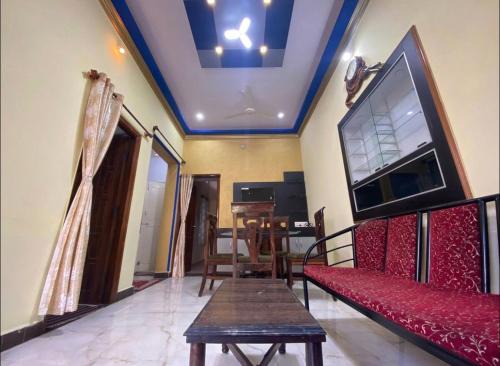 Mysore Apartment | Discover The Bluebird Residence: Pet-Friendly Retreat