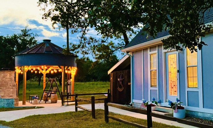 Fredericksburg House | The Bluebonnet at Grape Creek Country Cottages