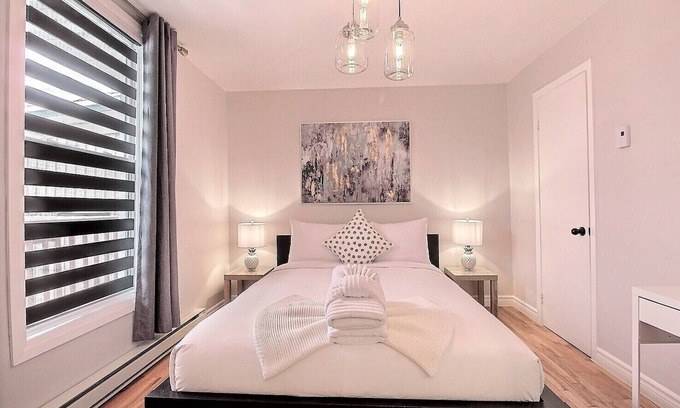 La Cite-Limoilou Apartment | Discover The Bluenose: Rated 10/10 with Spa & Family Amenities