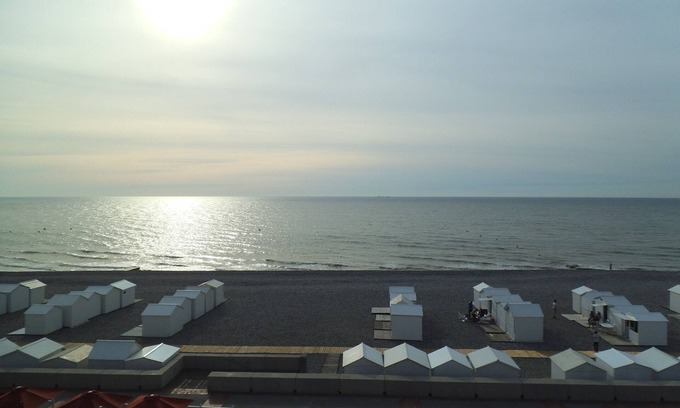 Mers-les-Bains Apartment | Bright Oceanfront Apartment with Pool and Beach Access