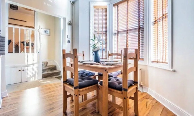 Dawlish House | Pet-Friendly 2-Bed House with Ocean View in Dawlish