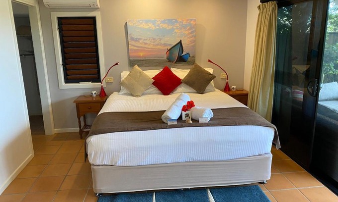 Yamba House | Experience The Boathouse: Oceanfront Escape with 9.8 Rating