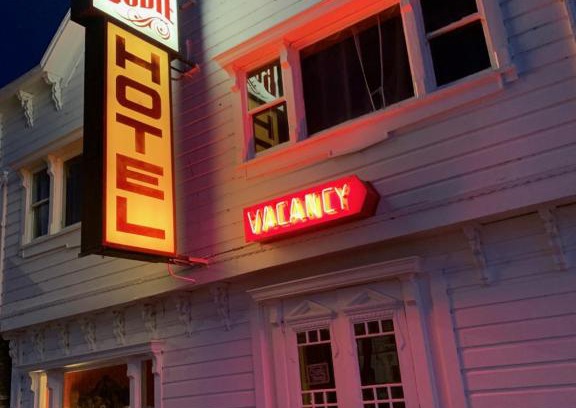Bridgeport Hotel | Family-Friendly Escape at The Bodie Hotel - 4 Star Stay