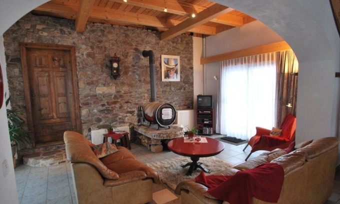 Ceska Bela Villa | The Bohemian Farmhouse: Guest Rated 10/10 with Pool & Spa