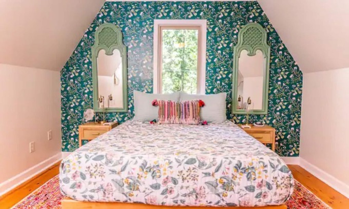 Lake Hamilton Apartment | Cozy Boho Loft with Lake View & Spa - Guest Rated 10/10