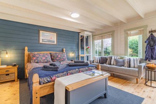 Sculthorpe House | Relax at The Bollard: Family-Friendly with Private Pool
