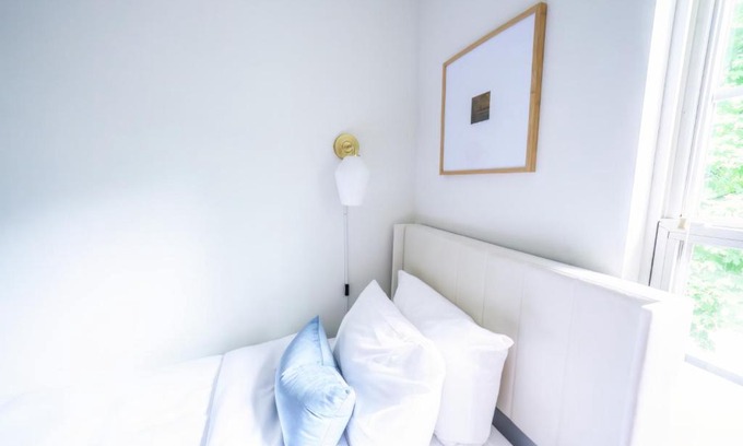 Belmont House | Family-Friendly Retreat at The Book Nook in Belmont