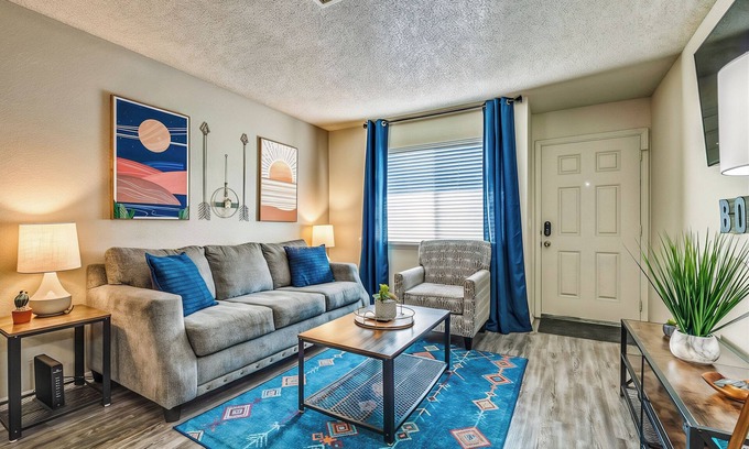 Norman Apartment | OU Boomer: Ultimate Comfort with Pool, Gym & Spa in Norman