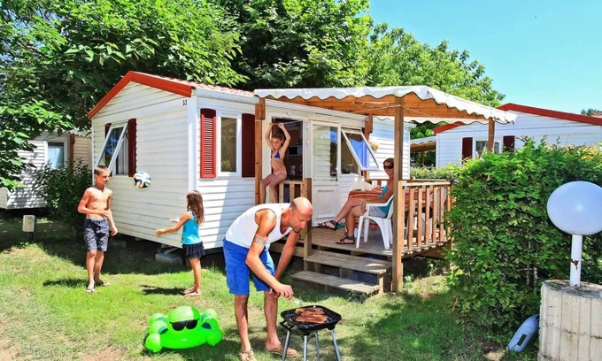 Carsac-Aillac House | Discover Comfort at Camping Le Plein Air des Bories
