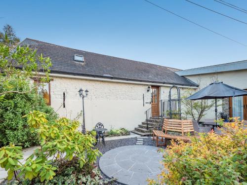 Whitland House | Top-Rated Stay at The Bothy: Pet & Child Friendly Retreat