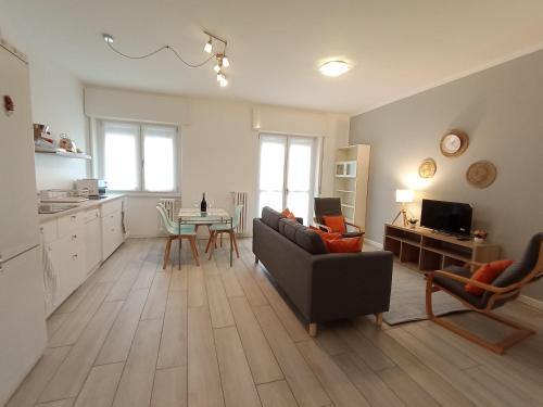 Lecco Apartment | The Boulevard Alcove semi-central&quiet suite, with balcony!
