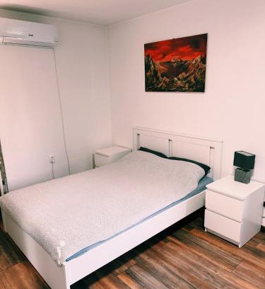Zrenjanin Apartment | Budget-Friendly Apt Near Big Center with Pet & Child Perks