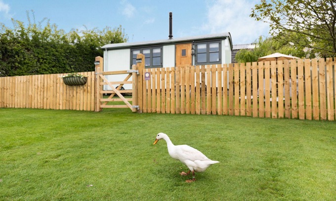 Snainton Cottage | The Brae: Romantic Retreat with Spa and Hot Tub in Snainton