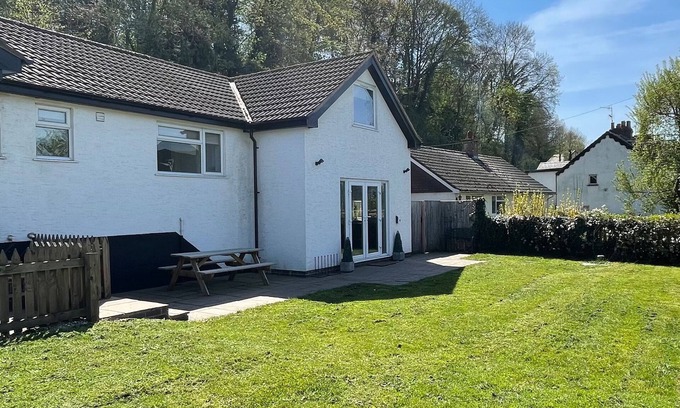 Redbrook Cottage | Discover The Brambles: Pet-Friendly Cottage in Monmouth