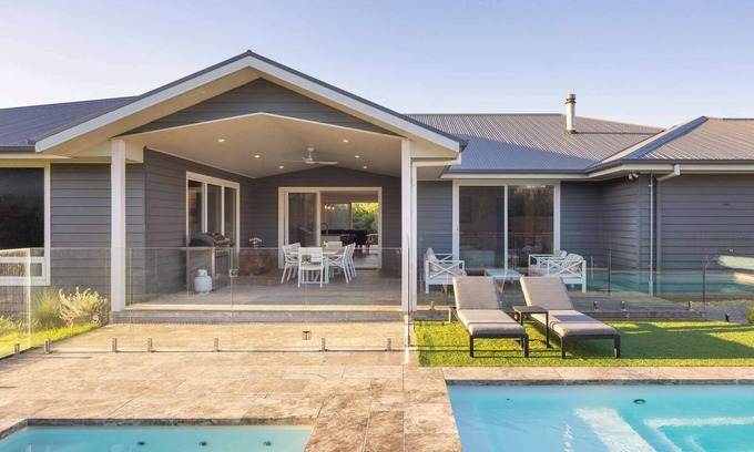 St. Andrews Beach House | The Break Pool, Spa, Sauna & Beach