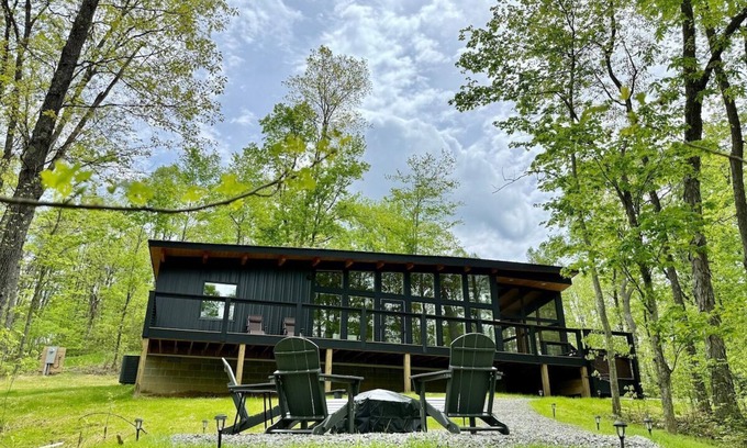 McArthur Cabin | The Briar House-A modern retreat in Hocking Hills