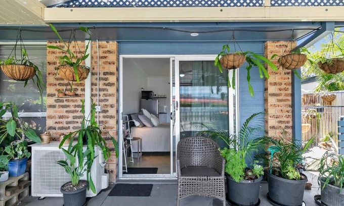Bellara Apartment | Discover The Brick Batch - Your Ideal Holiday Unit Awaits