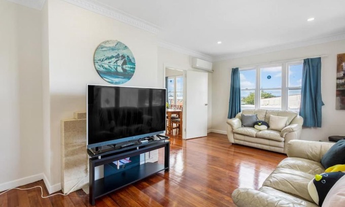 Mount Wellington House | Explore The Brickstone Home: Deck & Parking Included