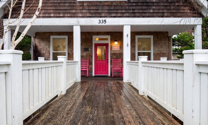 Lincoln Beach House | Beachside Retreat at The Bridge House - Two Bedrooms & Pool