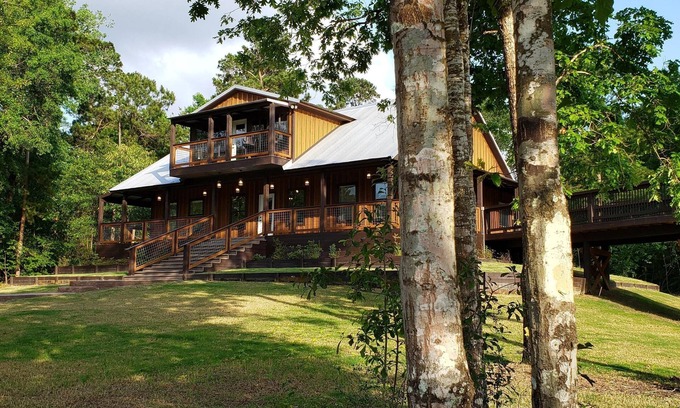 Montgomery House | Guest Rated: The Bridge House in Scenic RV Resort by Lake Conroe