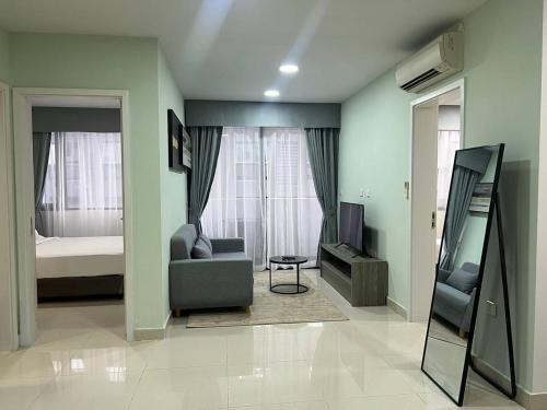 Chamkar Mon Apartment | The Bridge Residence, Multi-Apartment by Emma