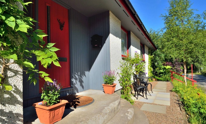 Invermoriston Apartment | Discover The Bridge Suite: Pet-Friendly Escape in Invermoriston