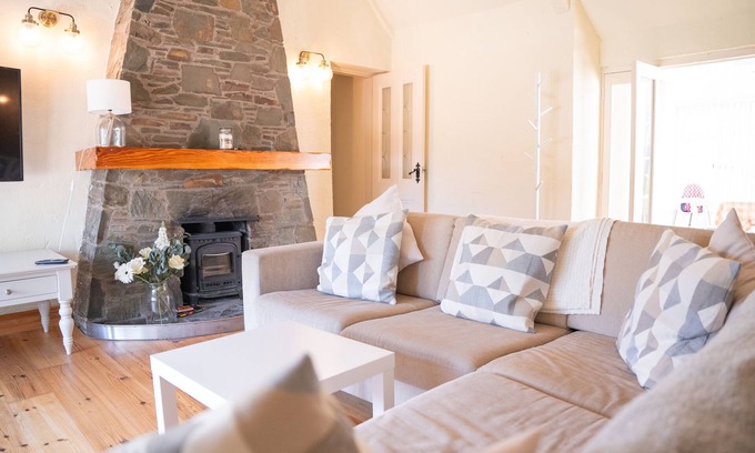 Newcastle Hotel | Experience The Briers: Family-Friendly with Breakfast Included