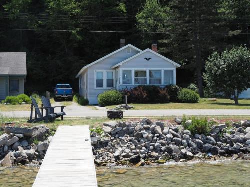 Frankfort House | Relaxing Lakefront Escape with Spa and Family Amenities