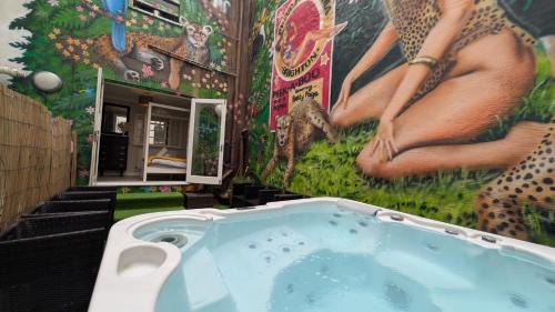 Kemptown House | Brighton Parlourama: Hot Tub Retreat for 18 Guests
