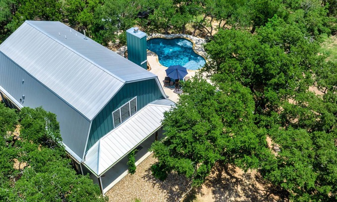 Georgetown House | Discover The Broken Tree Ranch: Cozy Barnhouse Retreat