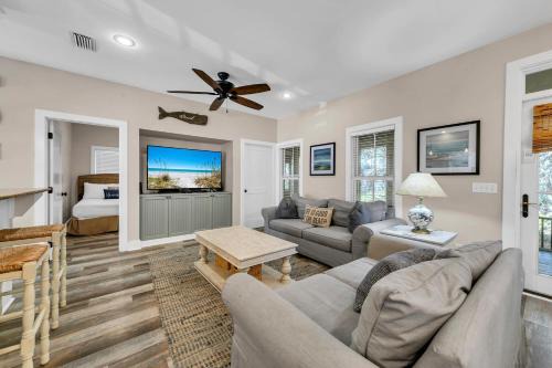 Seacrest House | The Brown Pelican