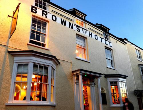 Laugharne Hotel | Discover The Brown's Hotel: Pet-Friendly 4-Star Comfort