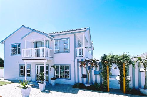 Bredasdorp House | Top-Rated Bucket List Guest House with Family-Friendly Amenities