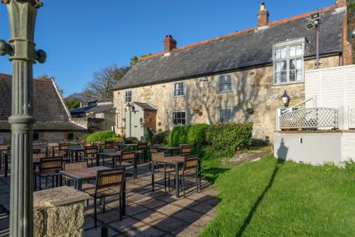 Ventnor Hotel | Experience Oceanfront Bliss at The Buddle Inn